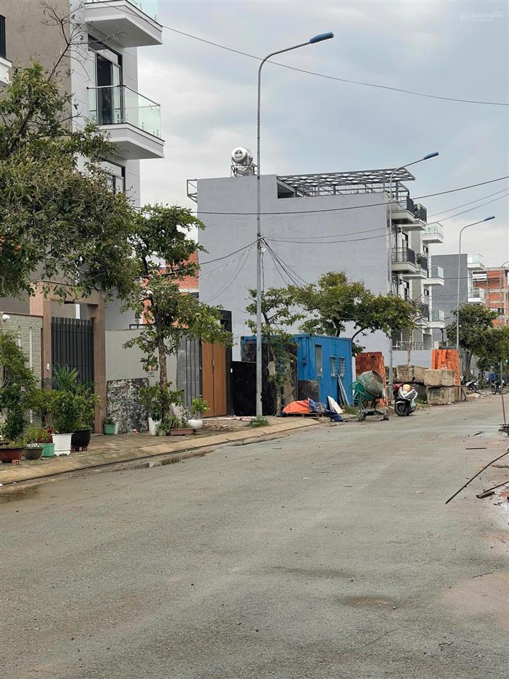 Lô đất 5x22=110m2 giá 7.5 tỷ, khu an ninh đường đào trí, quận 7 .