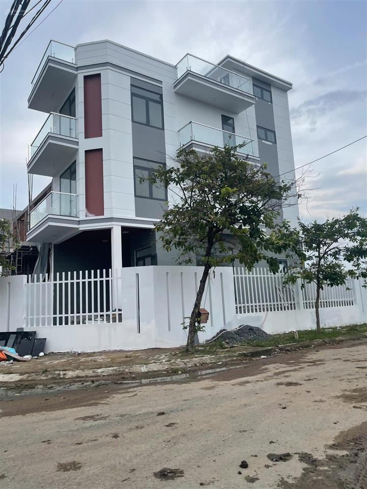 Lô đất 5x22=110m2 giá 7.5 tỷ, khu an ninh đường đào trí, quận 7 .