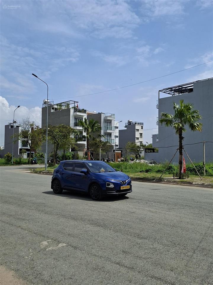 Đất đường đào trí 5x18.5=92.5m2 giá 7.1 tỷ, vị trí đẹp, đường nhựa 12m.