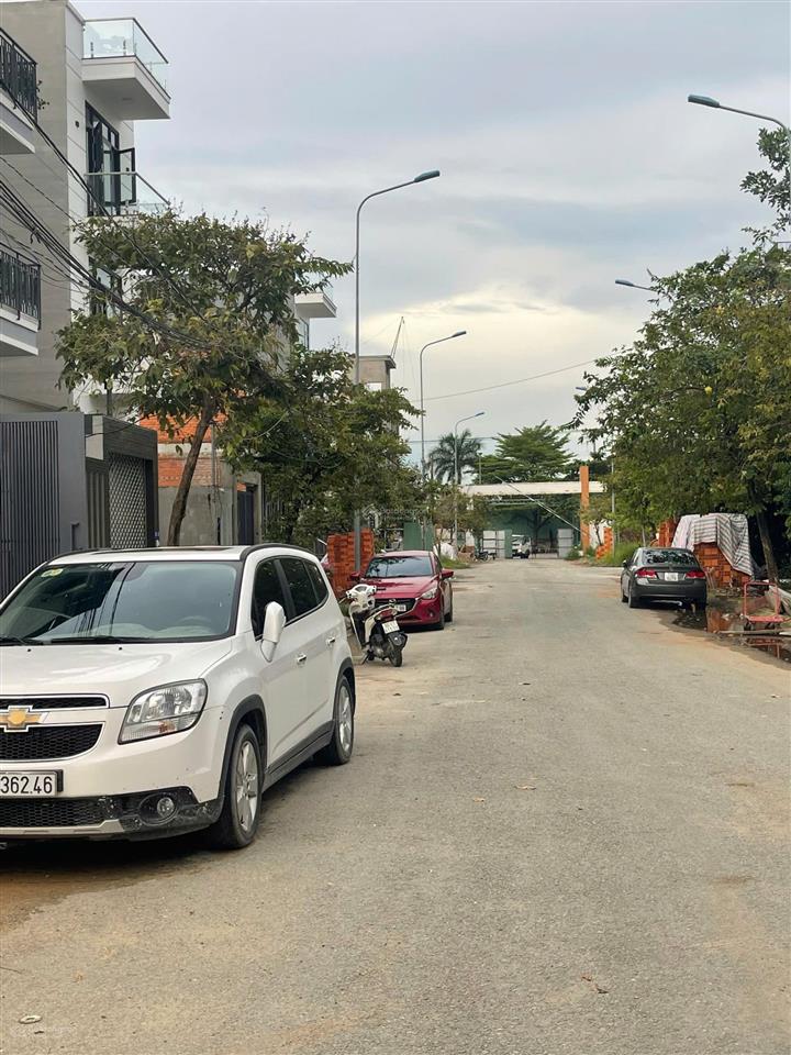 Đất đường đào trí 5x18.5=92.5m2 giá 7.1 tỷ, vị trí đẹp, đường nhựa 12m.
