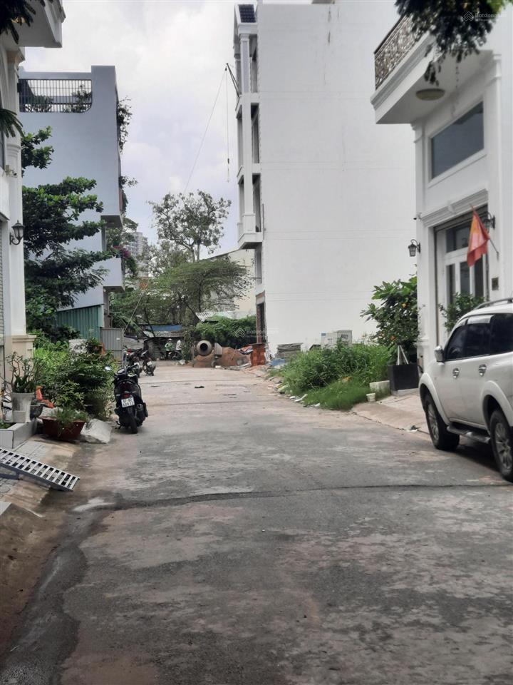 Đất đường hoàng quốc việt, khu an ninh 5x12.4=62.2m2 giá 8.5 tỷ, đường nhựa 8m