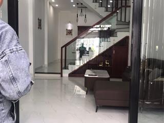 Bán nhà đẹp 3 tầng quận 9  full nội thất cao cấp5,5 tỷ
