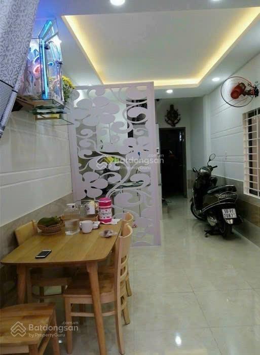 Bán nhà hẻm 986/ cmt8, 3x12m (nh 5.7m), 1 lầu đúc, 3pn, giá 5.1 tỷ bl