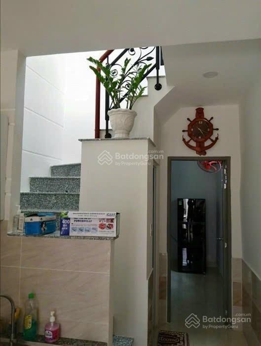 Bán nhà hẻm 986/ cmt8, 3x12m (nh 5.7m), 1 lầu đúc, 3pn, giá 5.1 tỷ bl