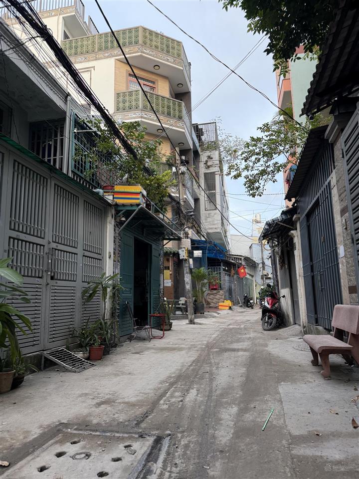 Nhà hẻm 4m bùi thế mỹ, 5x20m, 3 tầng, giá 9.99 tỷ tl