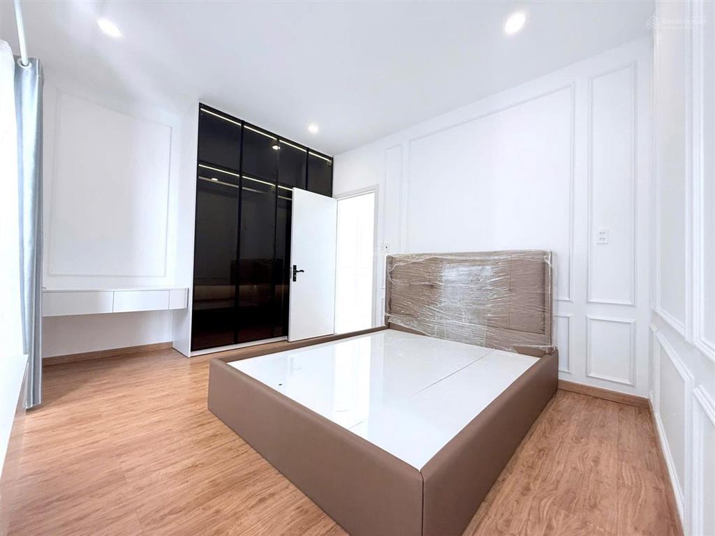 Nhà 958/ lạc long quân f8 tân bình, 6x11m, 3 tầng, 4pn, giá 8.25 tỷ tl