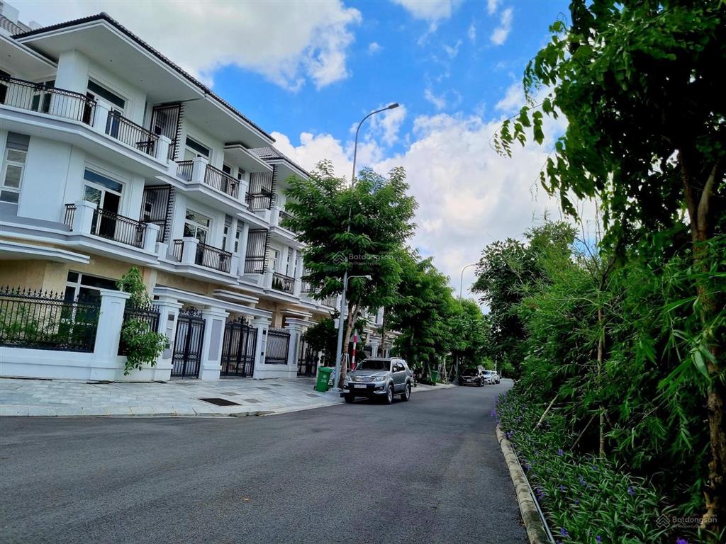 Bán biệt thự the peak garden  nguyễn lương bằng q7  nội khu hỗ trợ xem nhà 24/7.  0903 657 ***