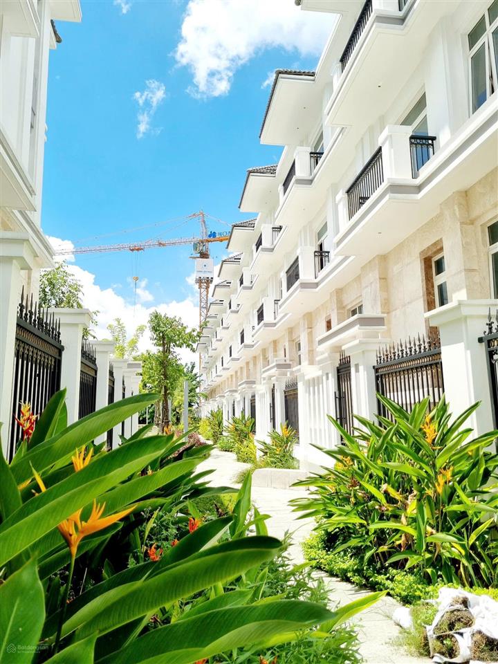 Bán biệt thự the peak garden  nguyễn lương bằng q7  nội khu hỗ trợ xem nhà 24/7.  0903 657 ***
