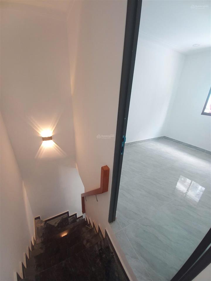 1.4tỷ nhà 32m2 diện tích đất, 64m2 sử dụng full thổ cư, ban công gần 10m2 ở an phú đông