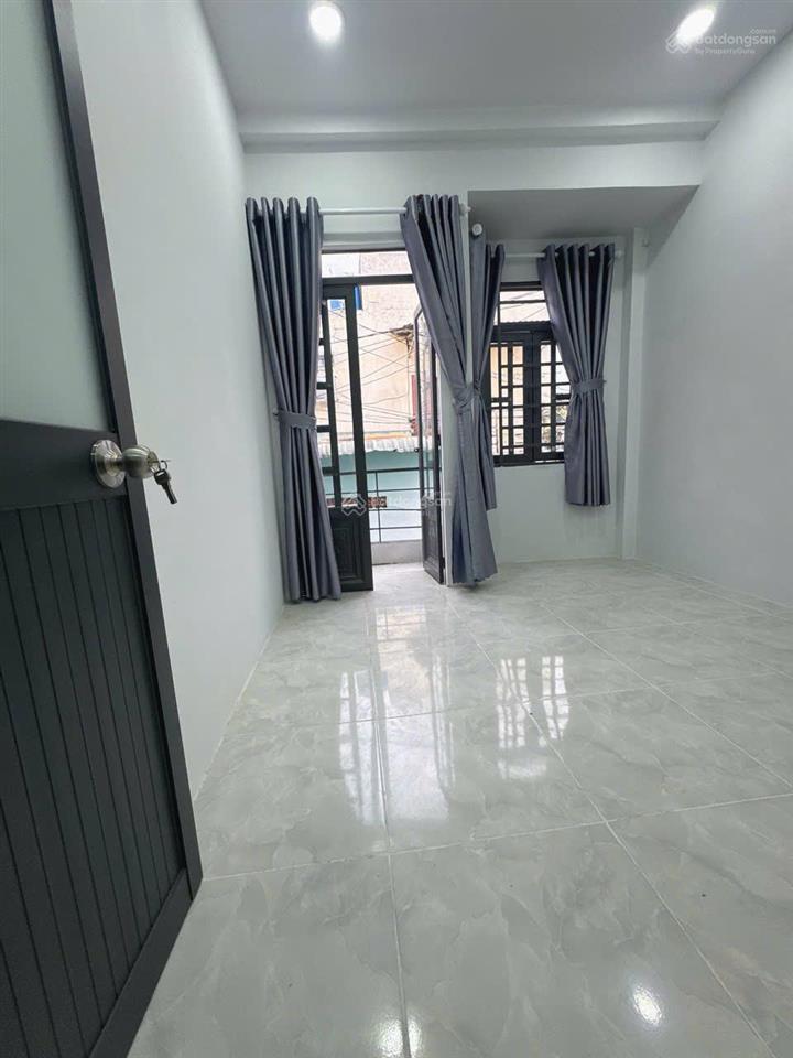 Nhà ht13 hẻm rộng 1/ giá 1.550tr, dt 3x9.2m, có 1 lầu, 2 phòng ngủ 2 toilet