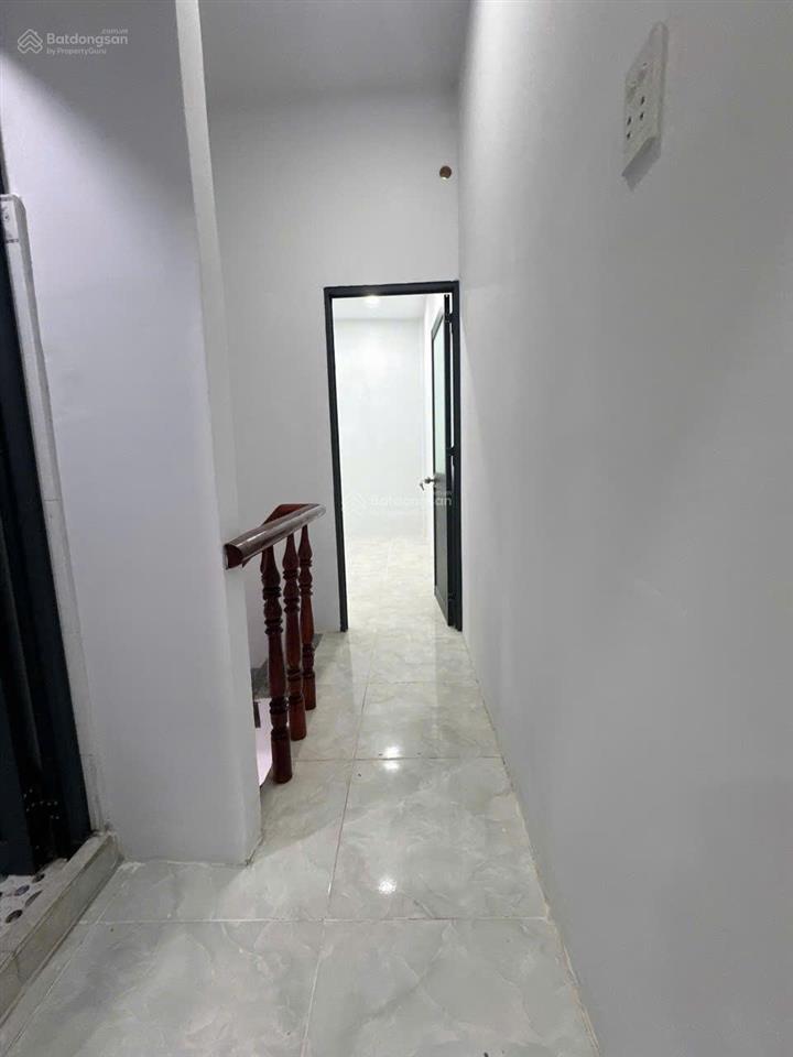 Nhà ht13 hẻm rộng 1/ giá 1.550tr, dt 3x9.2m, có 1 lầu, 2 phòng ngủ 2 toilet