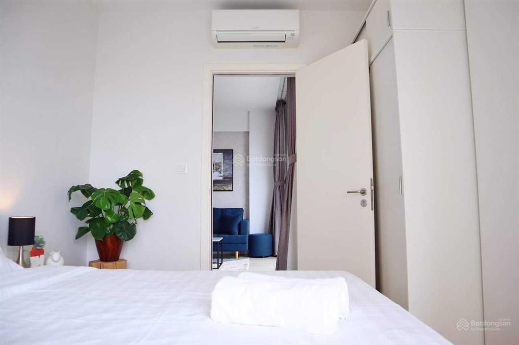 Cho thuê căn hộ masteri millennium 2pn2wc full nội thất đẹp giá 18tr/tháng  0972 443 ***