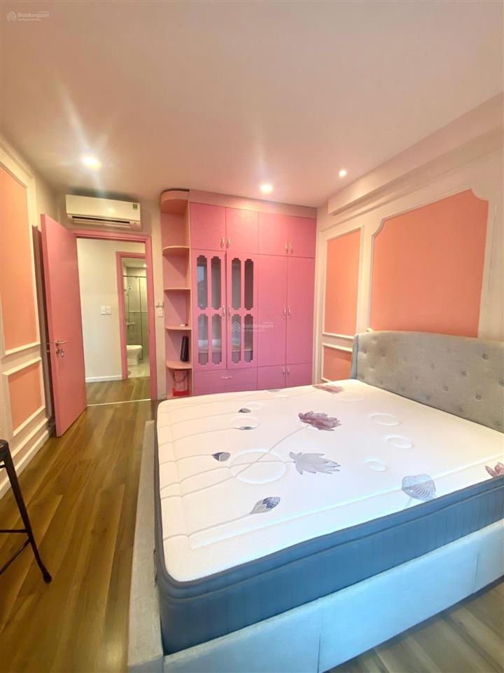 Bán gold view 1 pn view hồ bơi và sông bvđ, full nt mớiban công lớn giá 5.5 tỷ bao hết0972 443 ***