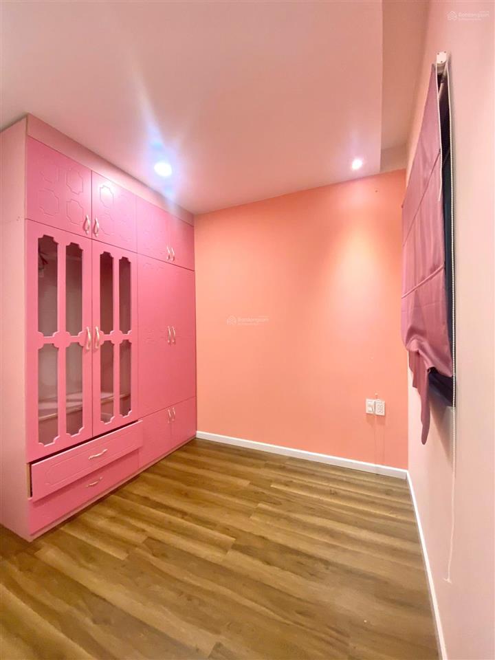 Bán gold view 1 pn view hồ bơi và sông bvđ, full nt mớiban công lớn giá 5.5 tỷ bao hết0972 443 ***