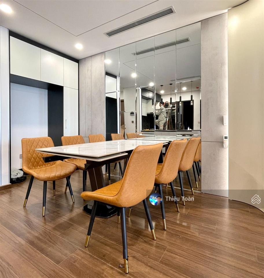 Bán gấp căn hộ chung cư hong kong tower  243a đê la thành, 94m2, 2phòng ngủ, tầng cao 0941 882 ***
