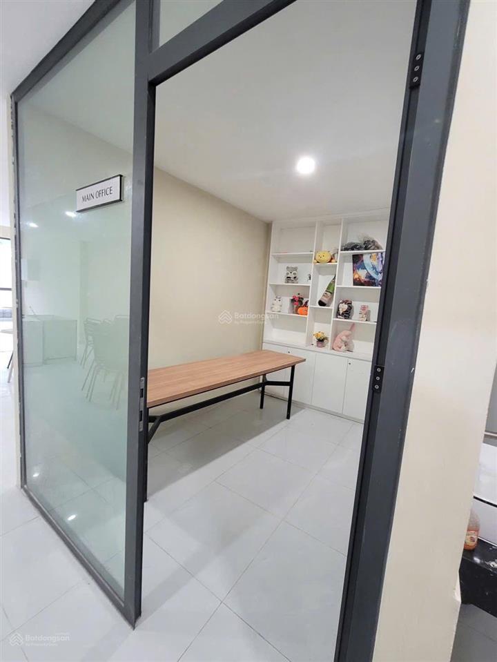 Nhà nguyên căn . diện tích lớn . 6 x 20 phù hợp vpcty . spa . kho vận chuyển  kdc bình lợi.