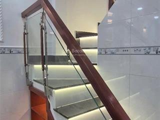 Nhà mới 3 phòng ngủ đường bến bình đông, q8