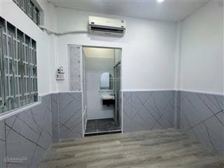 Nhà mới 3 tầng, đường bình đông phường phú định, nhà mới ở liền sổ hồng riêng ko quy hoạch