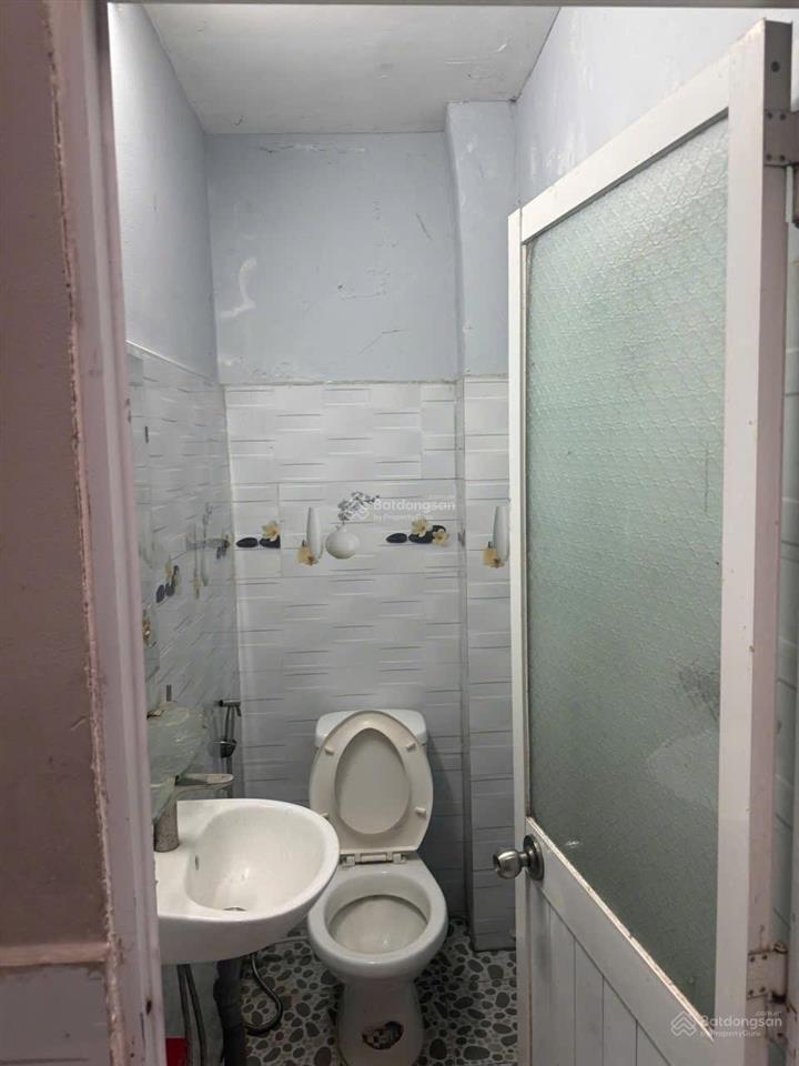 Nhà hẻm thông 5m mễ cốc p15  q8