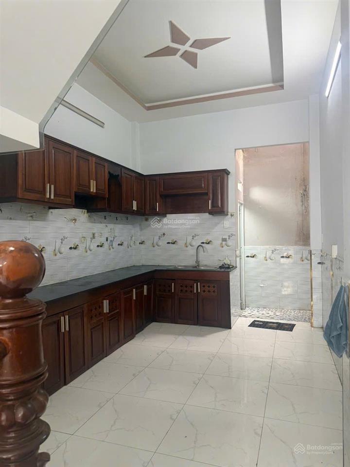 Nhà hẻm thông 5m mễ cốc p15  q8