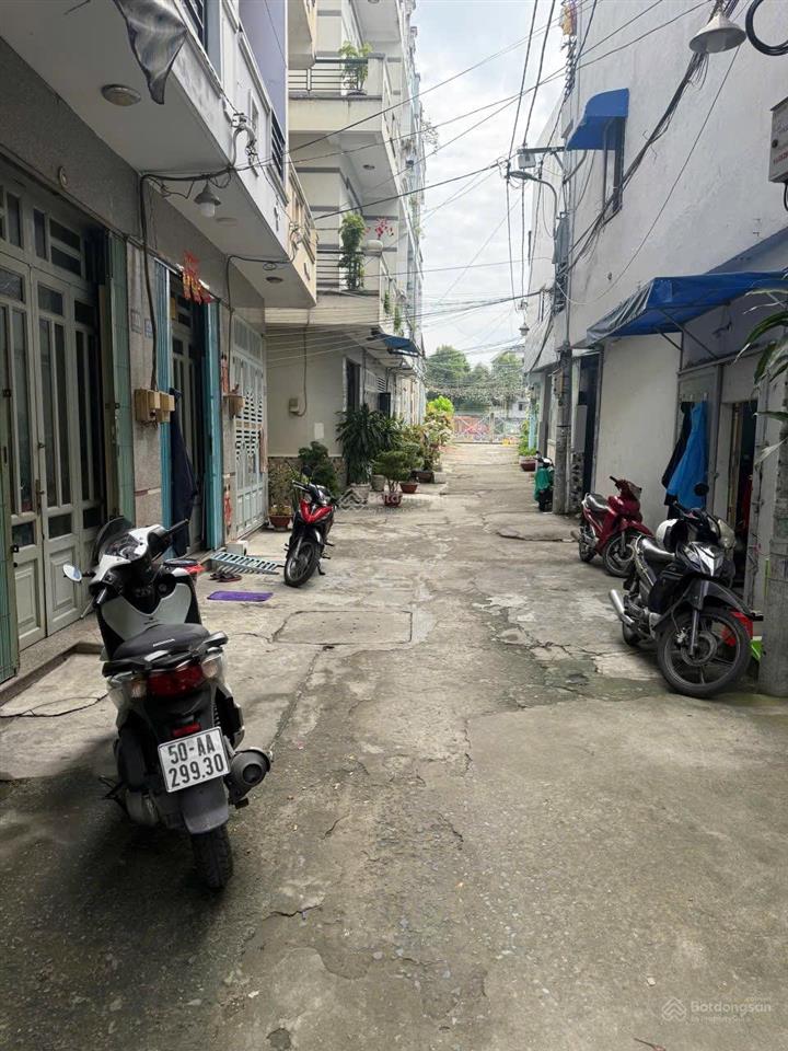 Nhà hẻm thông 5m mễ cốc p15  q8