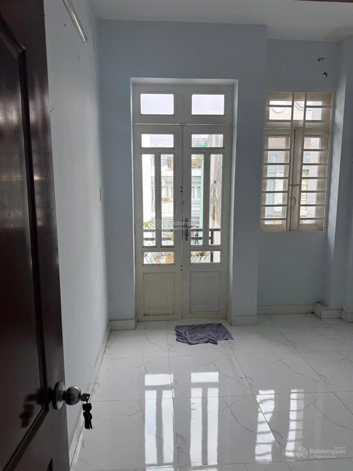 Nhà hẻm thông 5m mễ cốc p15  q8