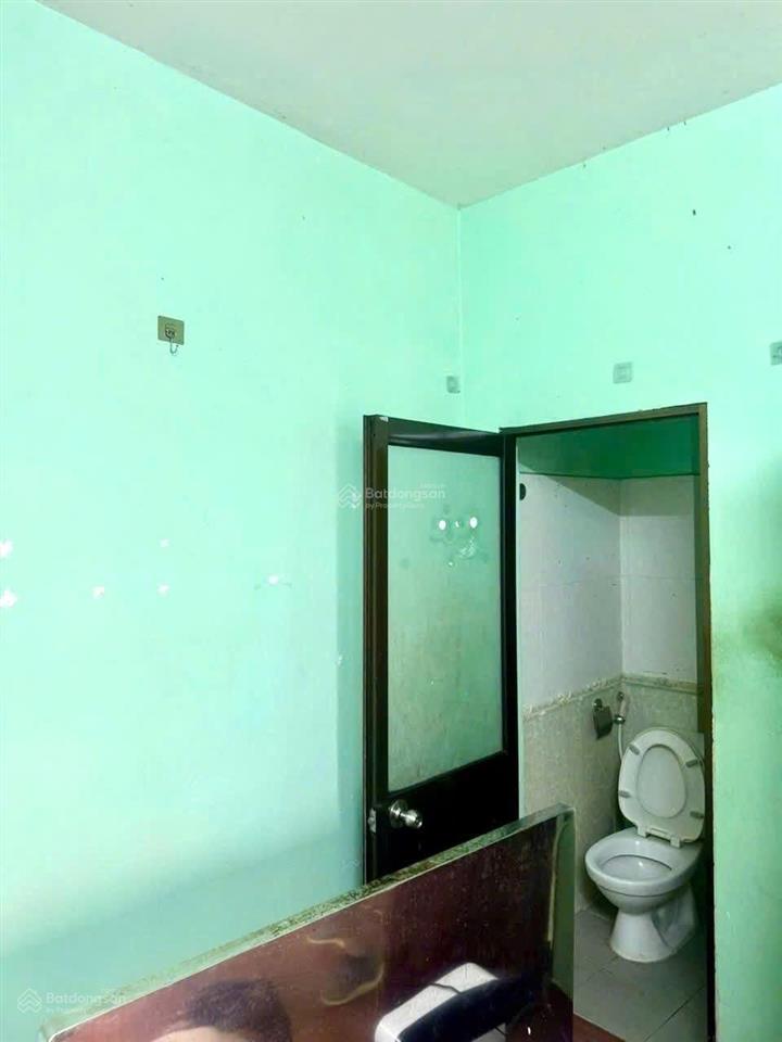 Nhà hẻm gần đường đông hồ p4 q8