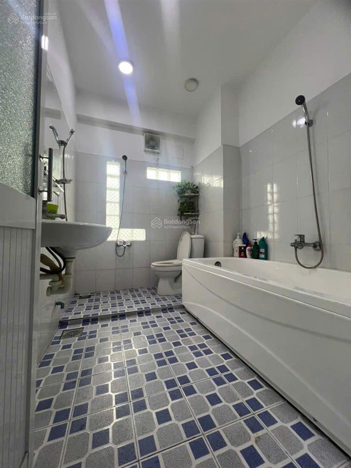 Bán nhà 8mx21m đúc 6 tầng mặt tiền tô ký 6, thới tam thôn, hóc môn, có thang máy, nhỉnh 11 tỷ