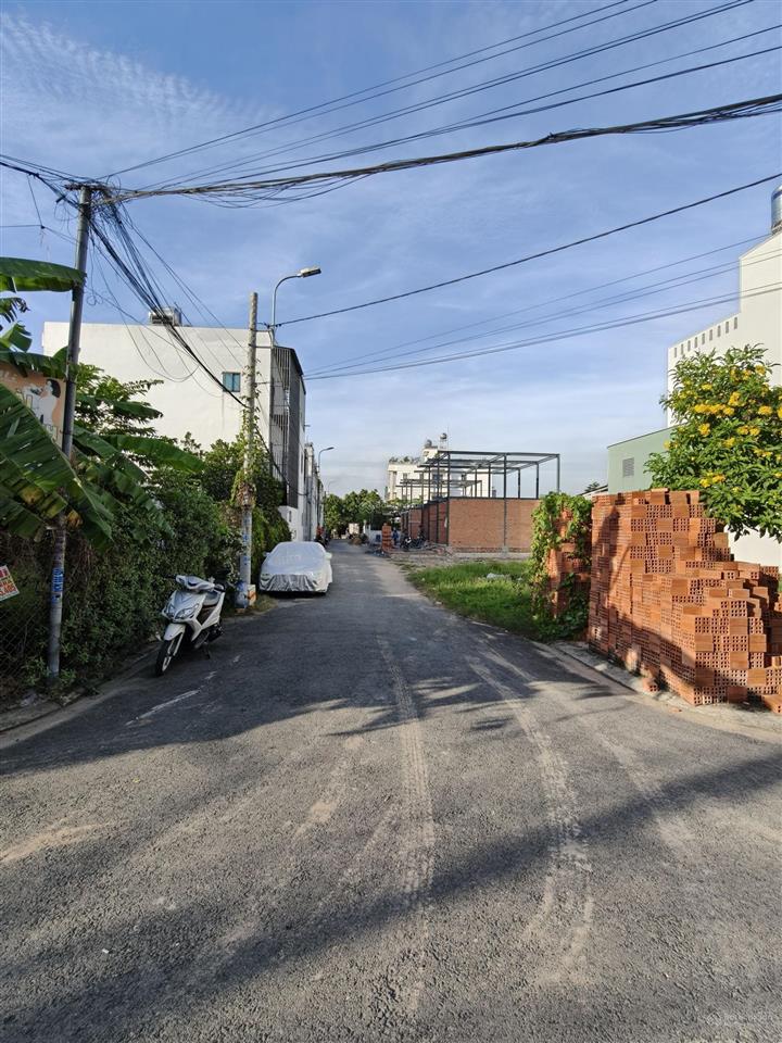 Lô đất góc 2 mặt tiền n5, đông thạnh, hóc môn. dt 8.2mx20m. khu víp cao cấp. giá  5.850 tỷ