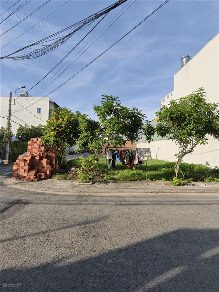 Lô đất góc 2 mặt tiền n5, đông thạnh, hóc môn. dt 8.2mx20m. khu víp cao cấp. giá  5.850 tỷ