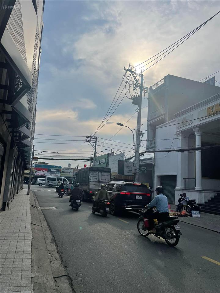 Bán toà nhà 2600m2 ( 25mx25m) sàn mặt tiền tmt2a, p.trung mỹ tây, quận 12. 1 hầm 6 lầu. giá  68 tỷ