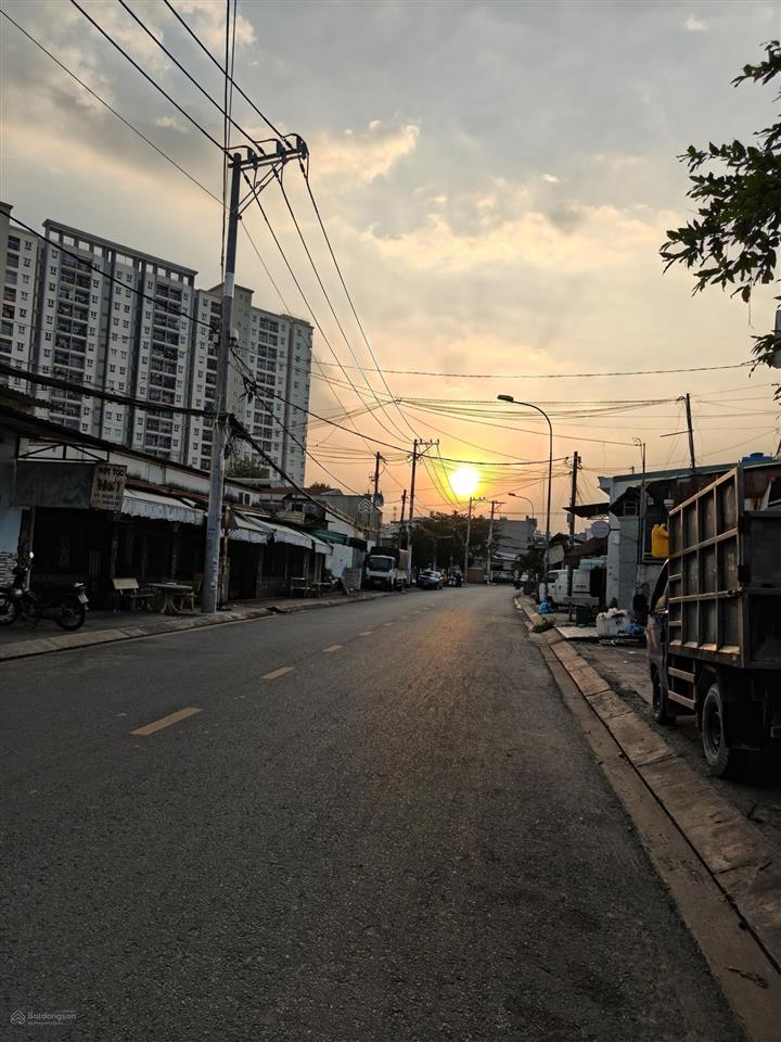 Dãy trọ góc 2 mặt tiền trần thị hè, p.hiệp thành, quận 12, 5mx22m, thu nhập 13tr, giá 6.7 tỷ chốt