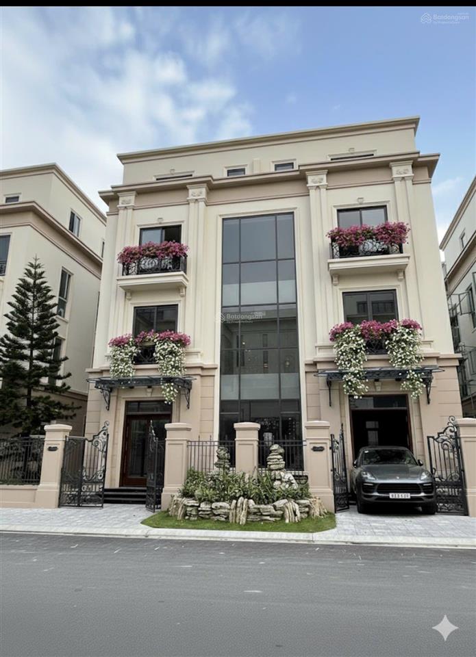 Bán nhanh căn biệt thự tứ lập hoàng gia vinhomes cổ loa, giá mềm 4x tỉ