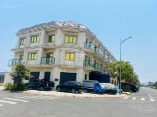 Bán nhanh shophouse 3 tầng mặt tiền đường 15m lakeside, sổ hồng riêng, ốp đá mặt ngoài siêu đẹp.