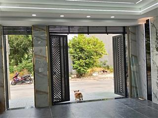 Chủ gửi nhà mặt tiền đường 8m nhựa, cách cầu phú long 1km, nhà mới như hình
