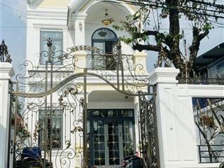 288, phường phú lợi, thủ dầu một (cũ). nhà gồm 1 t, 1 lầu, phòng khách, bếp, 1 phòng thờ, 3 phòng