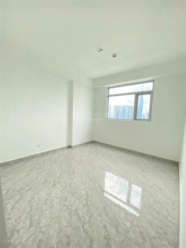 Còn 4 căn duy nhất 2 pn, giá từ 6,08 tỷ  thanh toán 30% nhận nhà, nhà mới 100%, có chỗ đậu xe ô tô