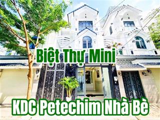 Chính chủ bán nhà phố kdc đồng bộ huỳnh tấn phát nhà bè 6,4x13m giá 8 tỷ 249 triệu thương lượng.