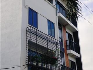 Ô tô đỗ cửa, nhà 5 tầng, full nội thất tại phúc lợi, giá 8.3 tỷ