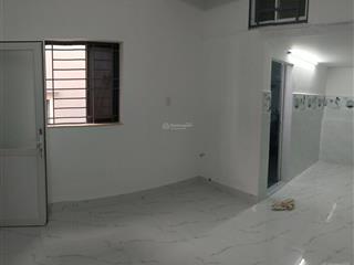 Phòng máy lạnh có gác. đường phan văn trường, quận 1