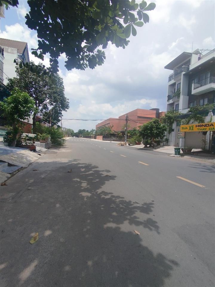 Bán lô đất 4,5x18m (81m2) cạnh trường quốc tế nam mỹ kdc phong phú 5. gần bến xe quận 8.