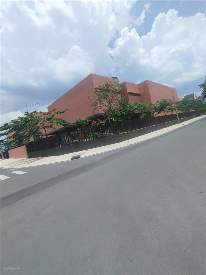 Bán lô đất 4,5x18m (81m2) cạnh trường quốc tế nam mỹ kdc phong phú 5. gần bến xe quận 8.