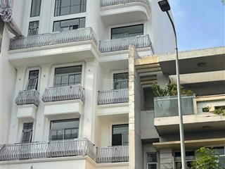 Cho thuê toà building văn phòng toà nhà 5 lầu 8x20m. vườn lài tân phú