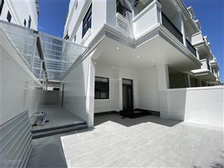 Cho thuê nhà phố sân vườn 4 phòng ngủ + 5 wc, trong khu đô thị lavida vũng tàu