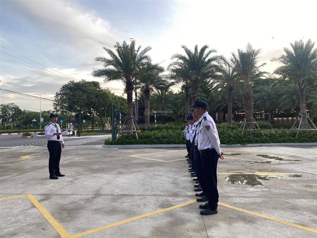 Bt song lập lavida, 177m2 hướng đông nam, vị trí ngay trung tâm, view công viên nhạc nước