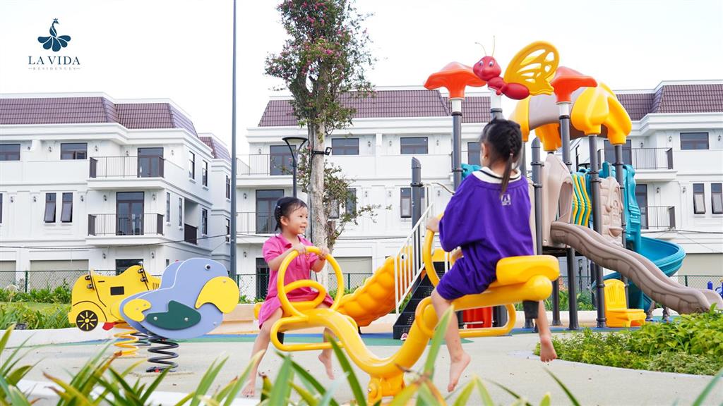 Bt song lập lavida, 177m2 hướng đông nam, vị trí ngay trung tâm, view công viên nhạc nước