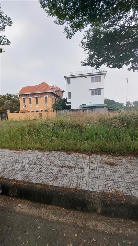 Bán lô góc biệt thự 477,4m2 đường d4 kdc bình nguyên, p. bình an kế làng đại học quốc gia thủ đức