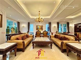 Cho thuê biệt thự hoa sữa 500m2 vinhomes riverside, giá thỏa thuận, 5pn6wc, đường thông, sông đẹp