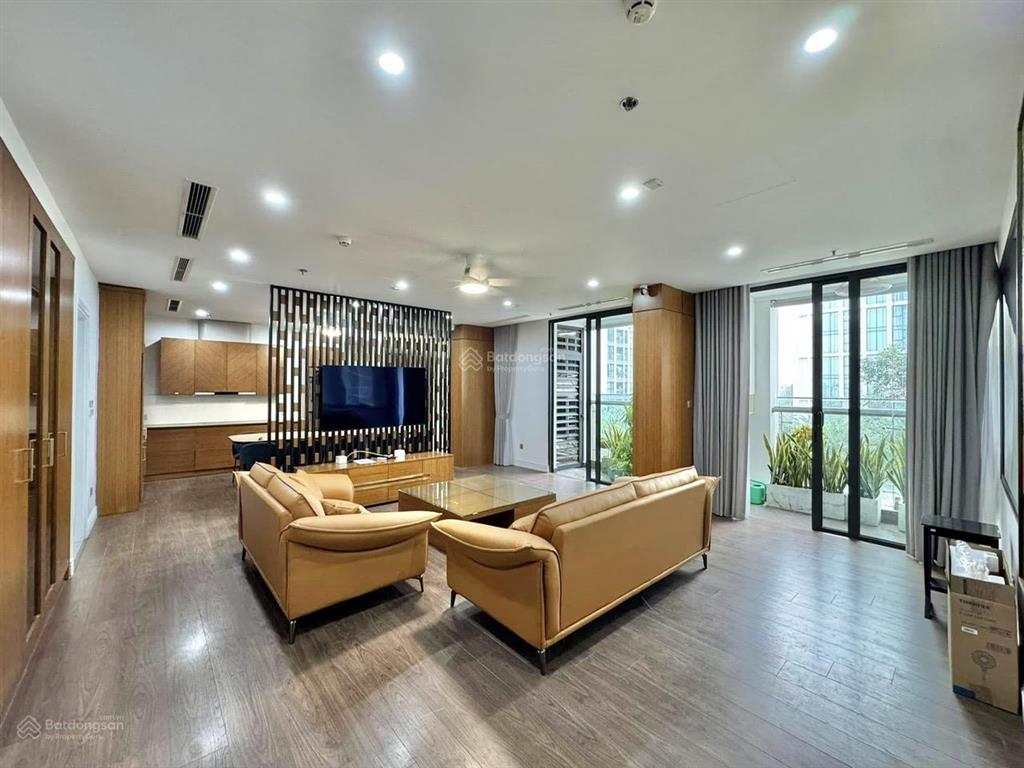 Bán gấp ch 180.5m2 vinhomes symphony 4pn, 3wc, giá bán 115 triệu/m2, view công viên lớn