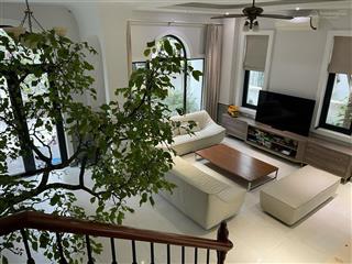 Bán gấp biệt thự 220m2 tại hoa sữa, vinhomes riverside, view sông nội khu, hoàn thiện 4pn4wc, 9x tỷ